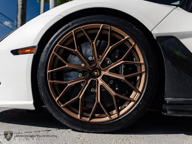 2025 Lamborghini Revuelto