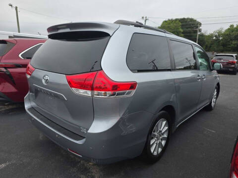 2013 Toyota Sienna XLE 7-Passenger