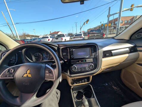 2019 Mitsubishi Outlander ES