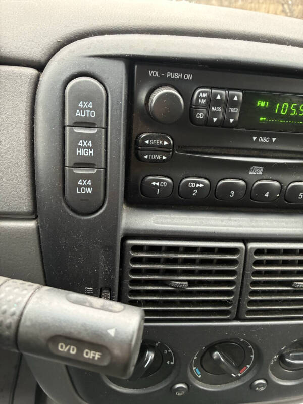 2004 Ford Explorer XLS