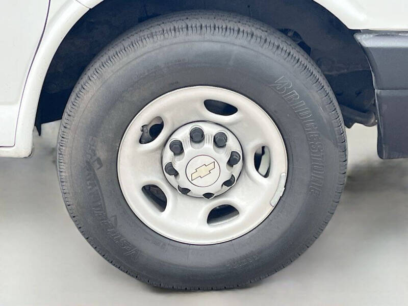 2023 Chevrolet Express 2500