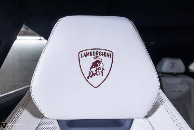 2024 Lamborghini Urus S