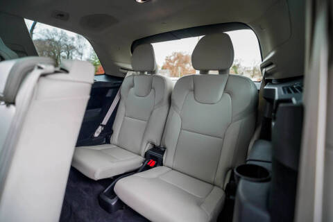 2018 Volvo XC90 T6 Momentum