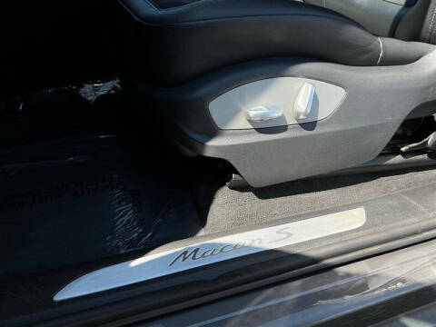 2015 Porsche Macan S