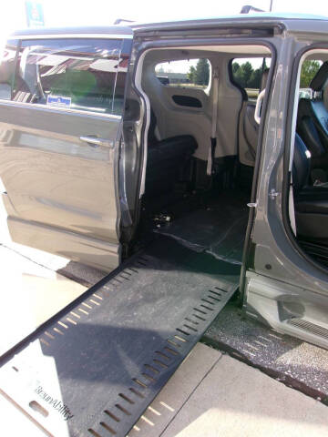 2021 Chrysler Pacifica Touring L