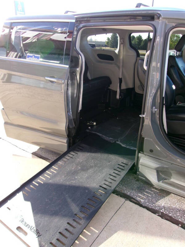 2021 Chrysler Pacifica Touring L