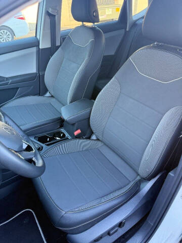 2023 Volkswagen Taos SE 4Motion