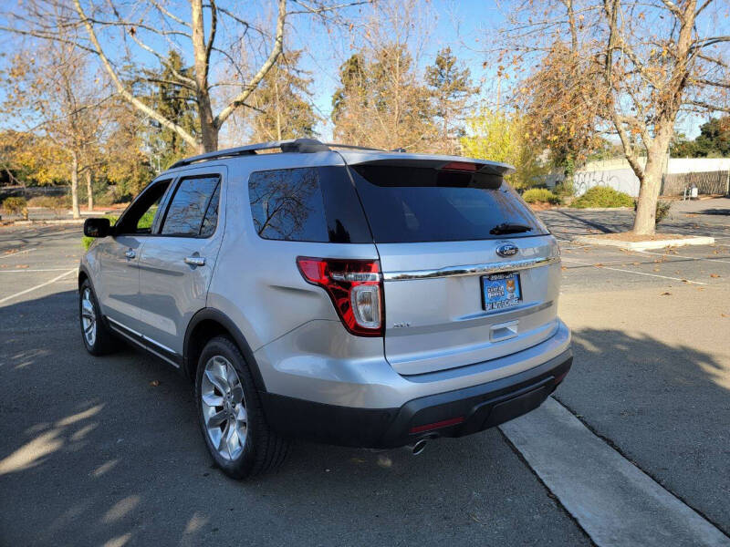 2015 Ford Explorer XLT photo 7