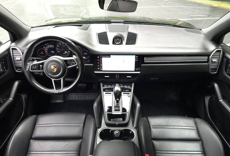 2023 Porsche Cayenne Platinum Edition