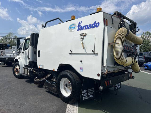 2016 Freightliner M2 106