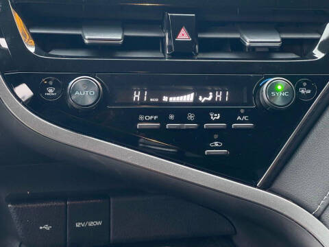 2024 Toyota Camry Hybrid SE