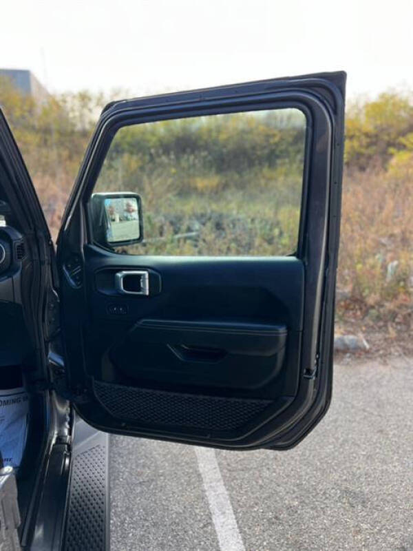 2022 Jeep Gladiator Overland