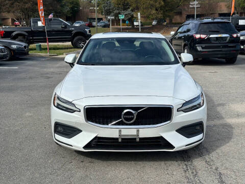 2021 Volvo S60 T6 Momentum
