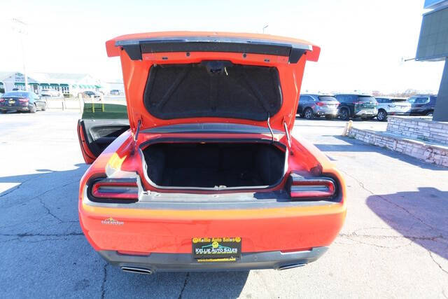 2016 Dodge Challenger SXT Plus