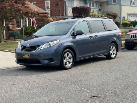 2013 Toyota Sienna for sale at Reis Motors LLC in Lawrence NY