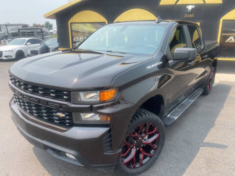 2019 Chevrolet Silverado 1500 for sale at BELOW BOOK AUTO SALES in Idaho Falls ID