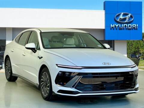 2024 Hyundai Sonata Hybrid for sale at PHIL SMITH AUTOMOTIVE GROUP - Pinehurst Toyota Hyundai in Southern Pines NC