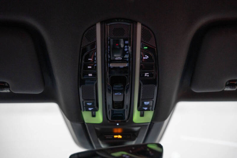 2022 Porsche Cayenne Platinum Edition