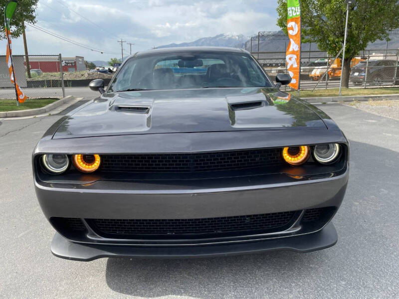 2016 Dodge Challenger SXT Plus