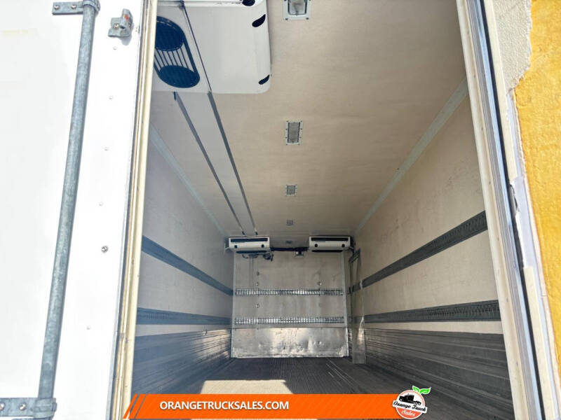 2018 Freightliner M2 106