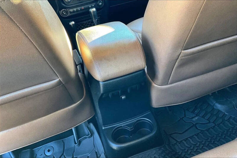 2016 Jeep Wrangler Unlimited Sahara 75th Anniversary