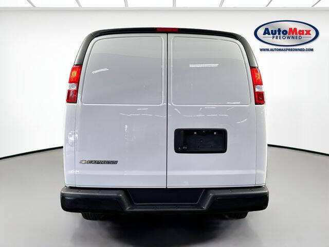 2023 Chevrolet Express 2500