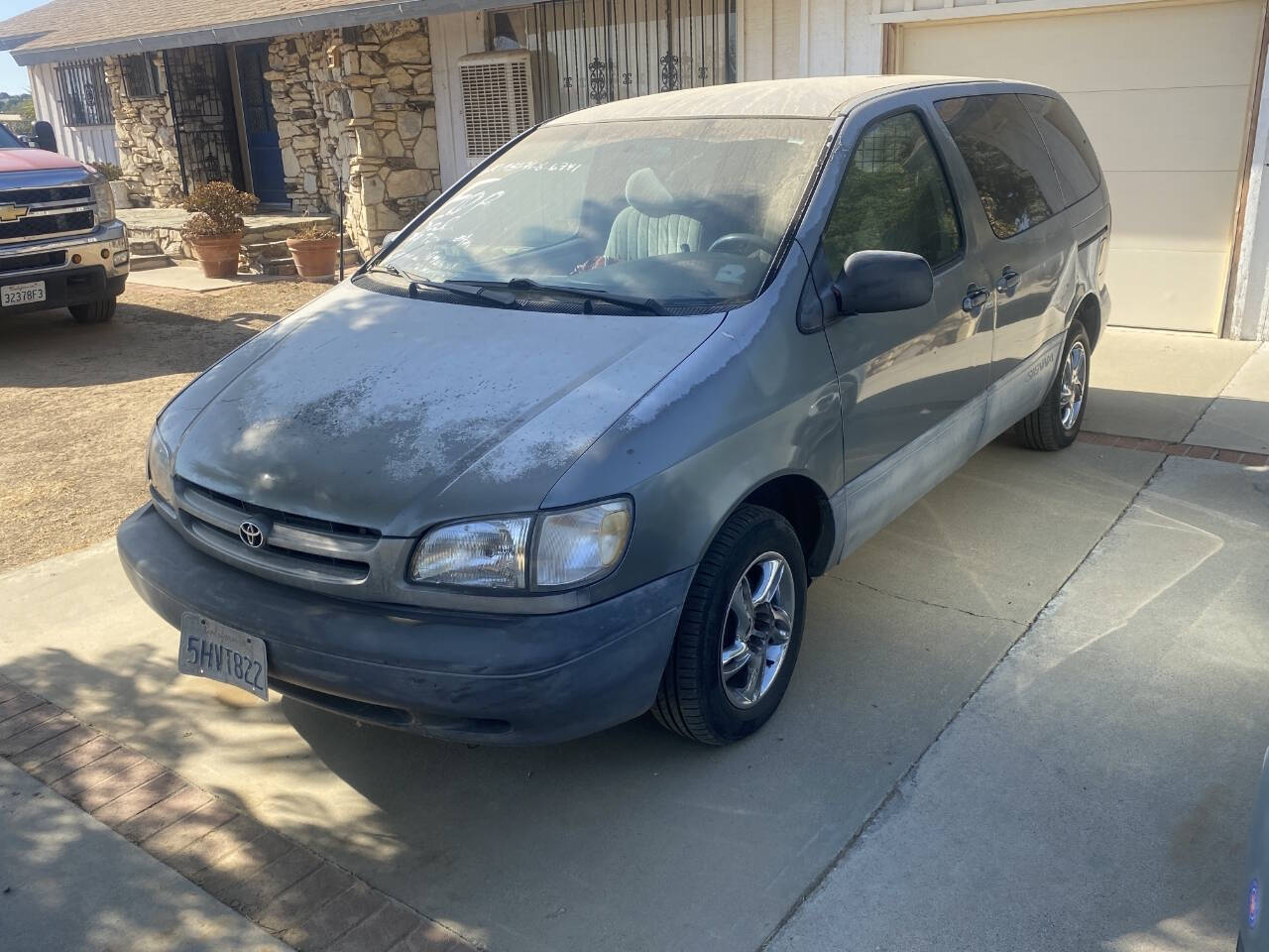 1999 Toyota Sienna for sale at GLOBAL VEHICLE EXCHANGE LLC in Somerton, AZ