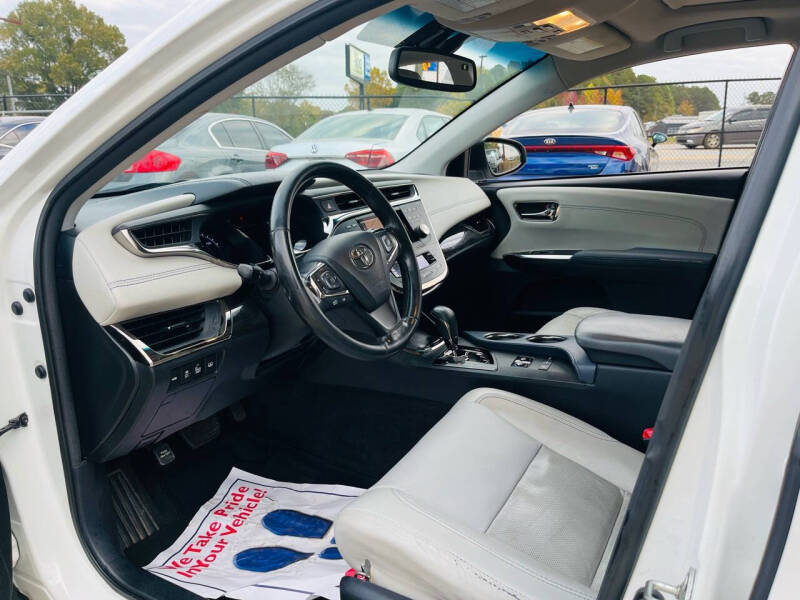 2013 Toyota Avalon Limited Hybrid photo 14