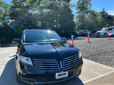 2018 Lincoln MKT Premiere