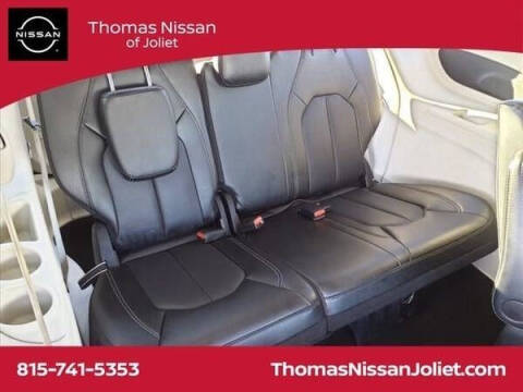 2024 Chrysler Pacifica Plug-In Hybrid Select