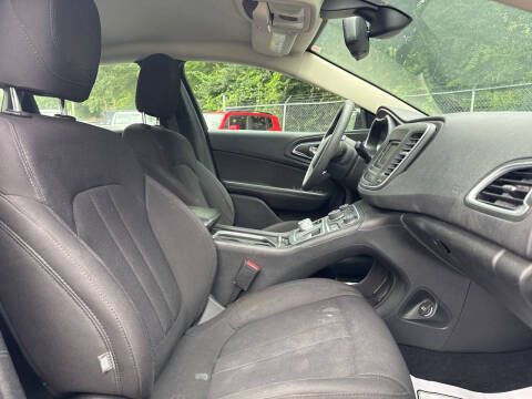 2015 Chrysler 200 Limited