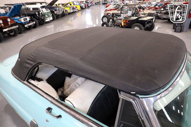 1953 Ford Crestline