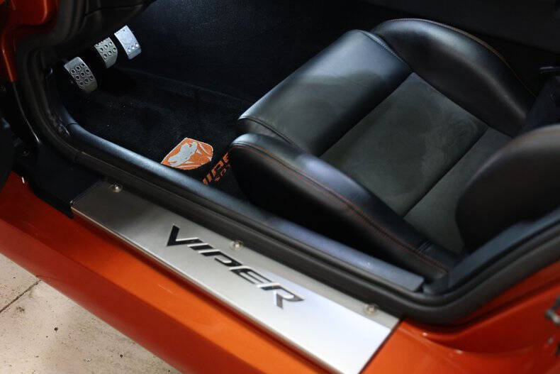 2006 Dodge Viper SRT-10