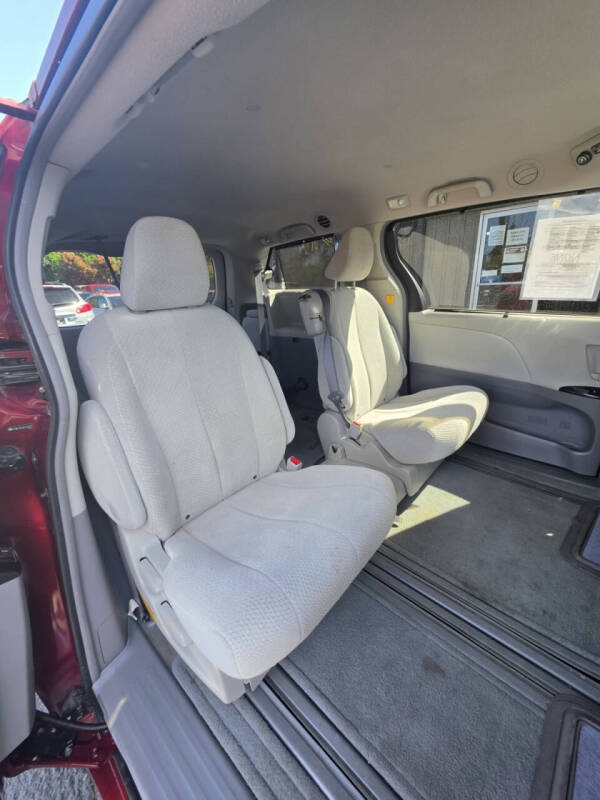 2011 Toyota Sienna