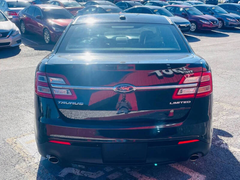 2017 Ford Taurus Limited