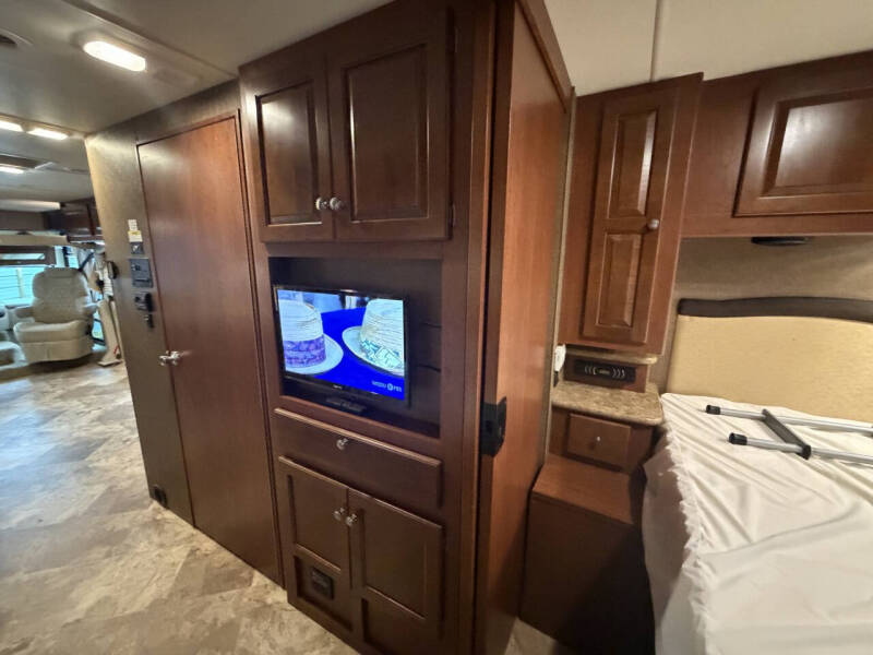 2016 Thor Motor Coach Windsport