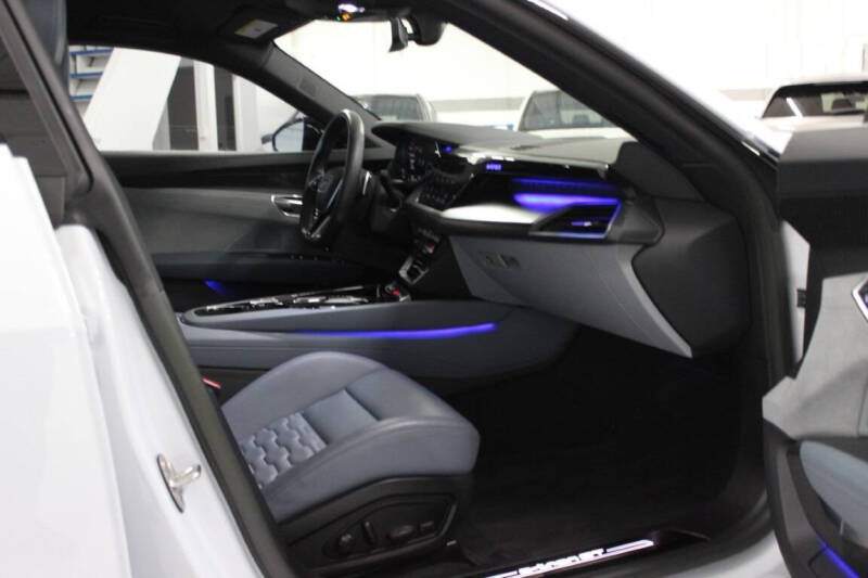 2023 Audi e-tron GT quattro Prestige