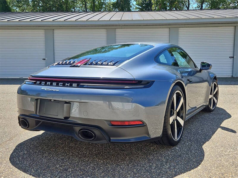2025 Porsche 911 Carrera