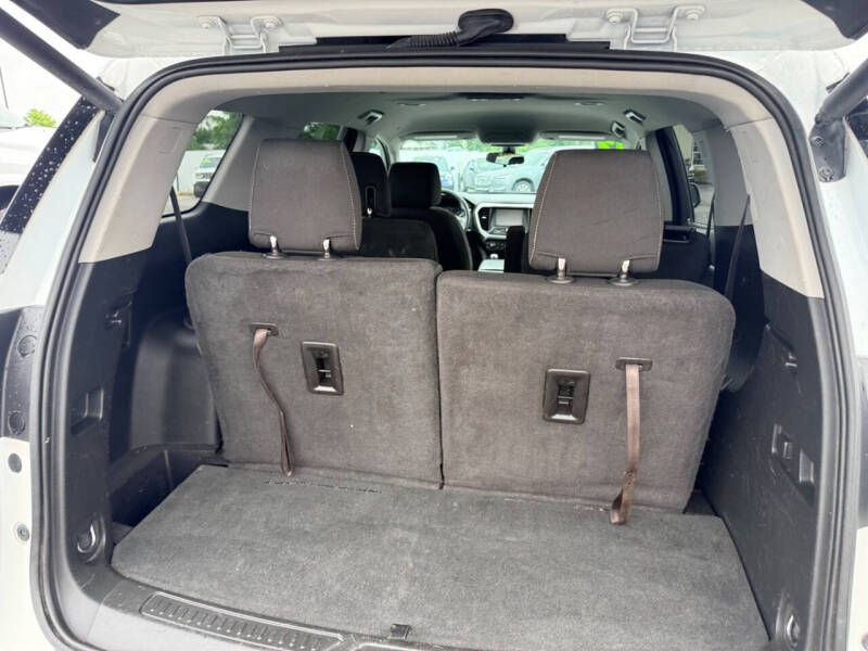2017 GMC Acadia SLE-2