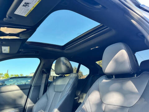 2023 BMW 3 Series 330e