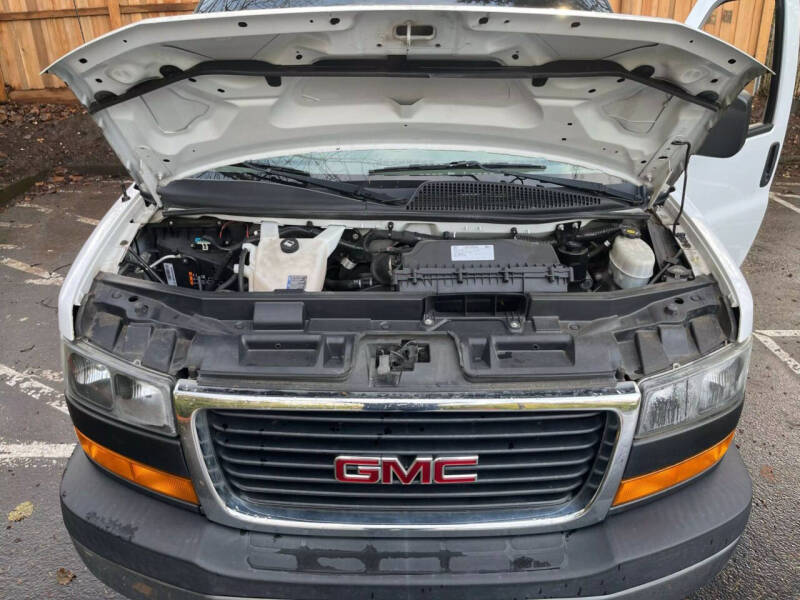 2018 GMC Savana 2500