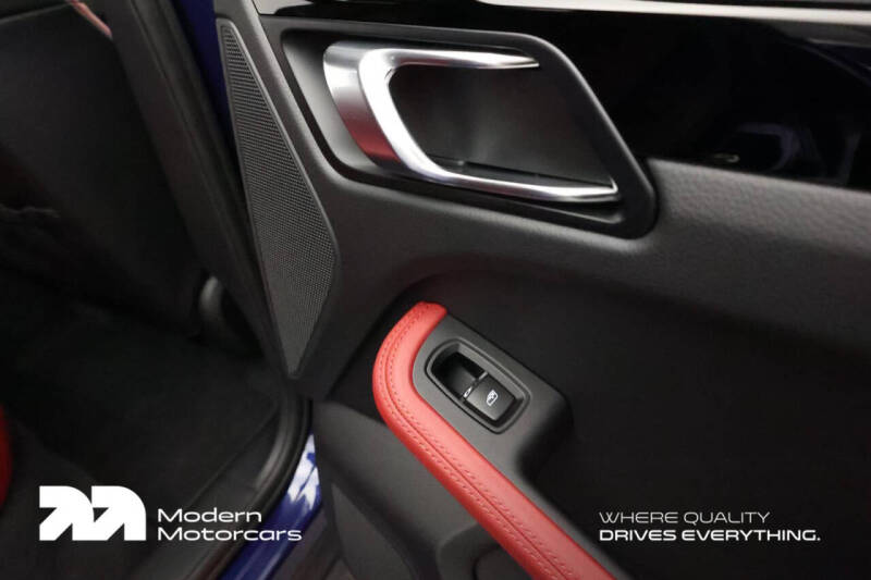 2025 Porsche Macan S