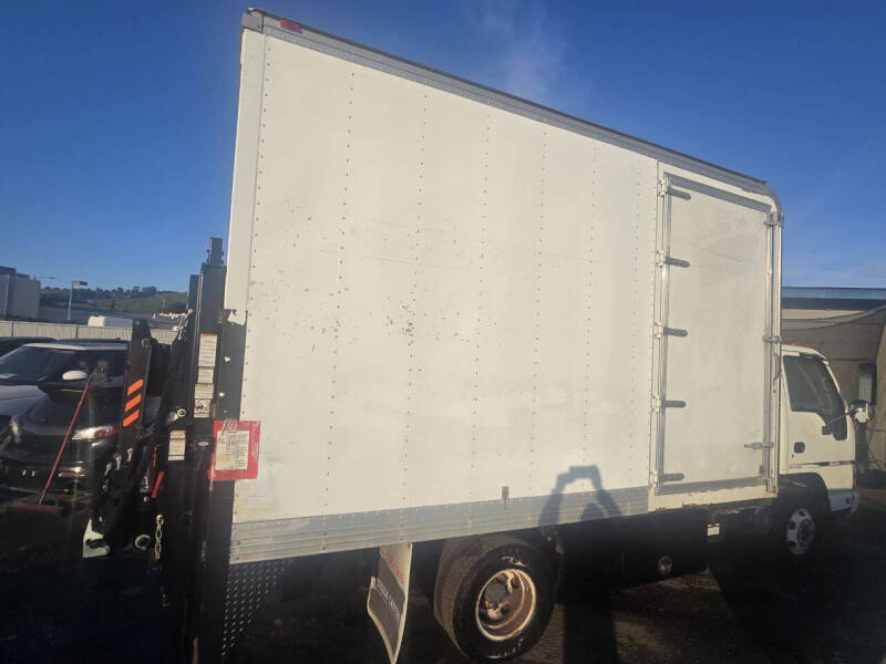 2006 Isuzu NPR