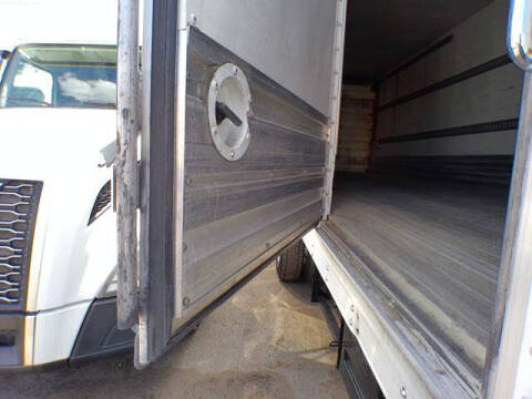 2017 Freightliner M2 106