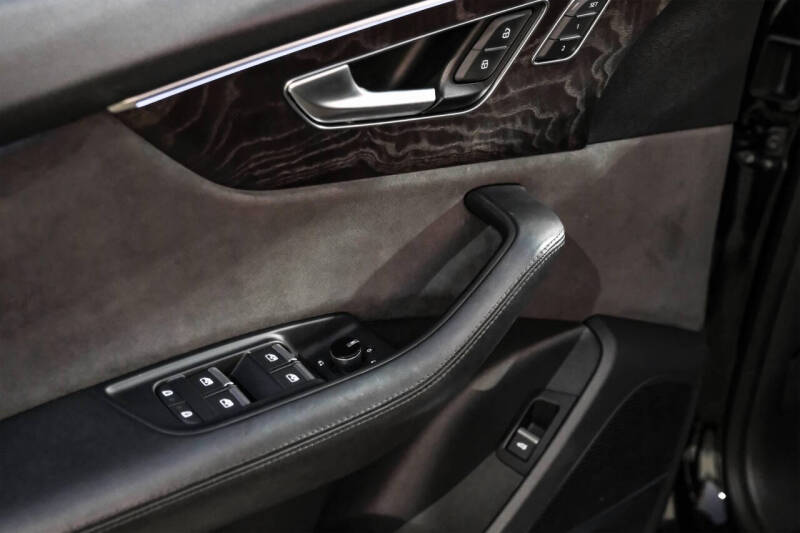 2020 Audi Q8 quattro Prestige 55 TFSI