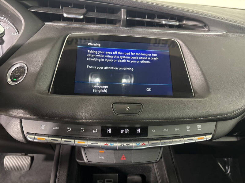 2022 Cadillac XT4 Premium Luxury