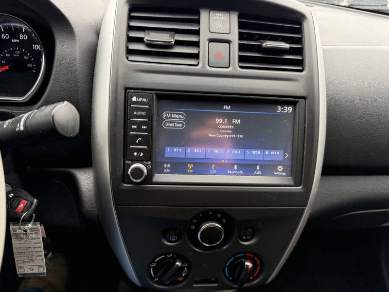 2019 Nissan Versa SV