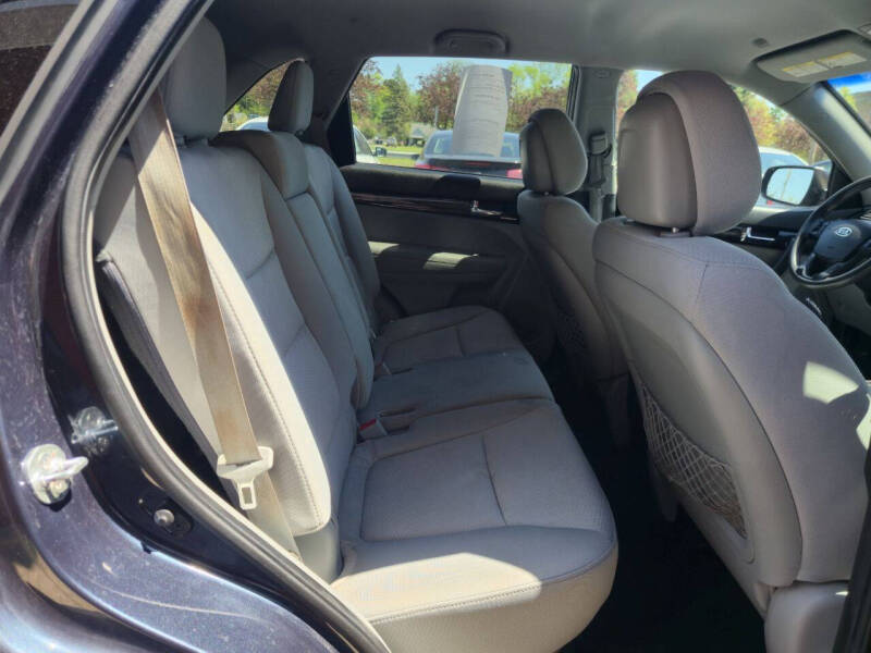 2013 Kia Sorento LX - Photo 10