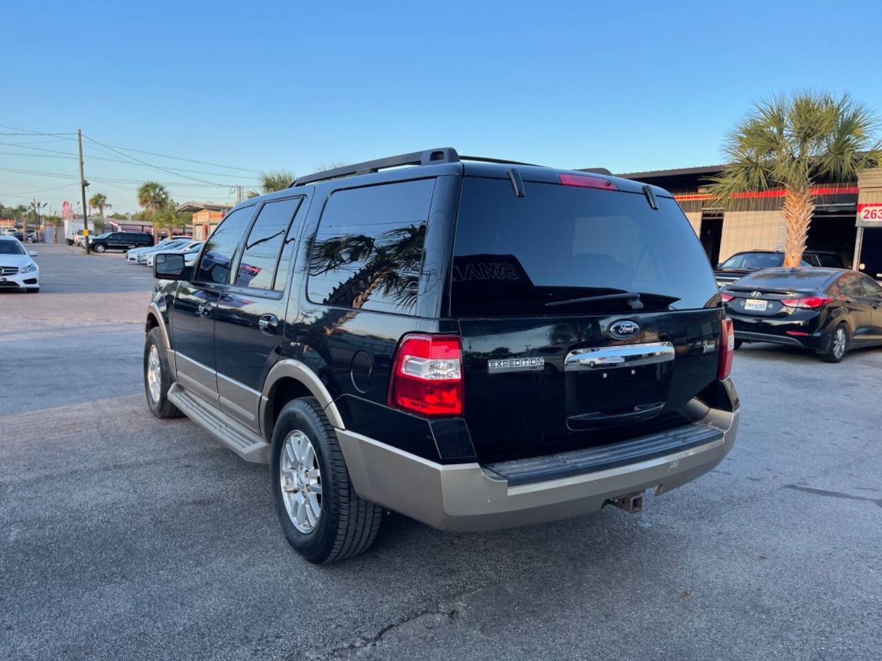 2012 Ford Expedition for sale at SMART CHOICE AUTO in Pasadena, TX