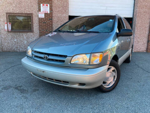 1999 Toyota Sienna for sale at JMAC IMPORT AND EXPORT STORAGE WAREHOUSE in Bloomfield NJ